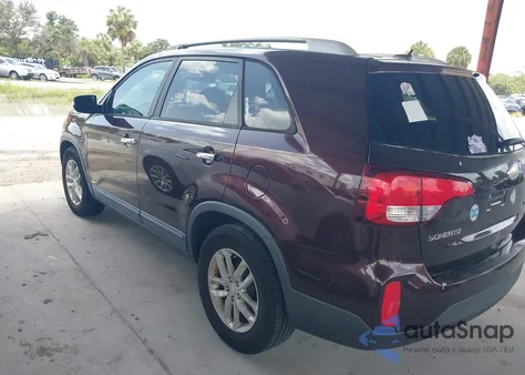 2015 Kia Sorento Lx z USA, uszkodzony, nr VIN 5XYKTDA61FG552619